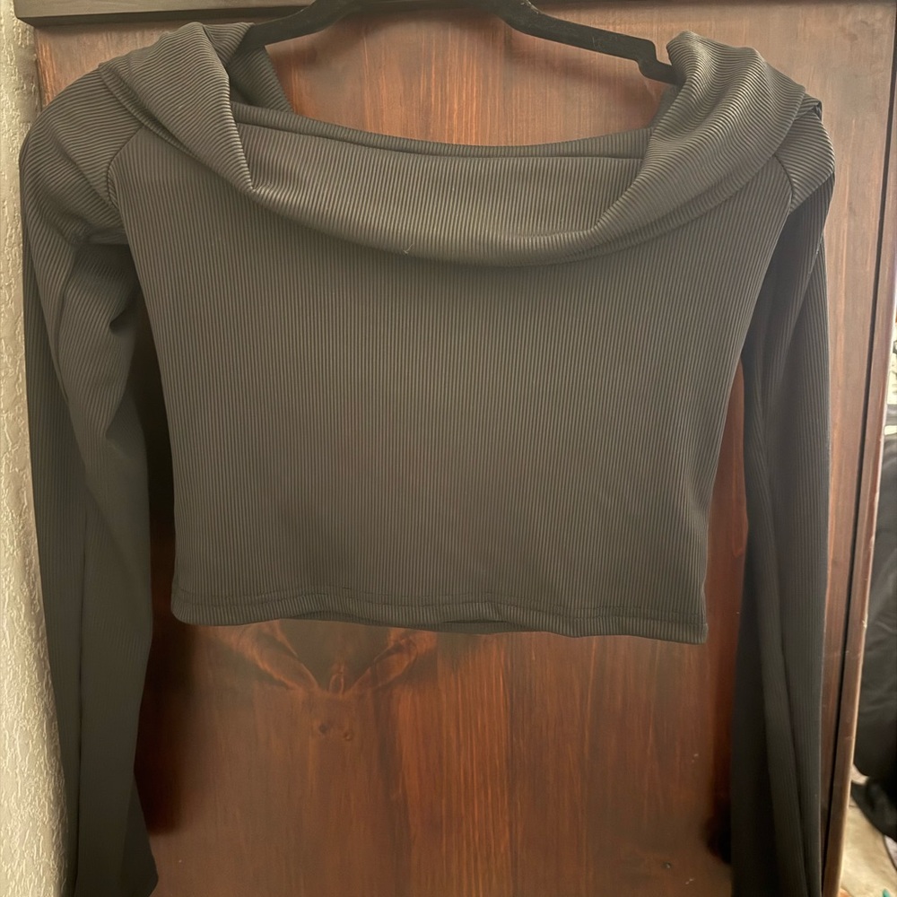 SHEIN Black Ribbed Crop Top